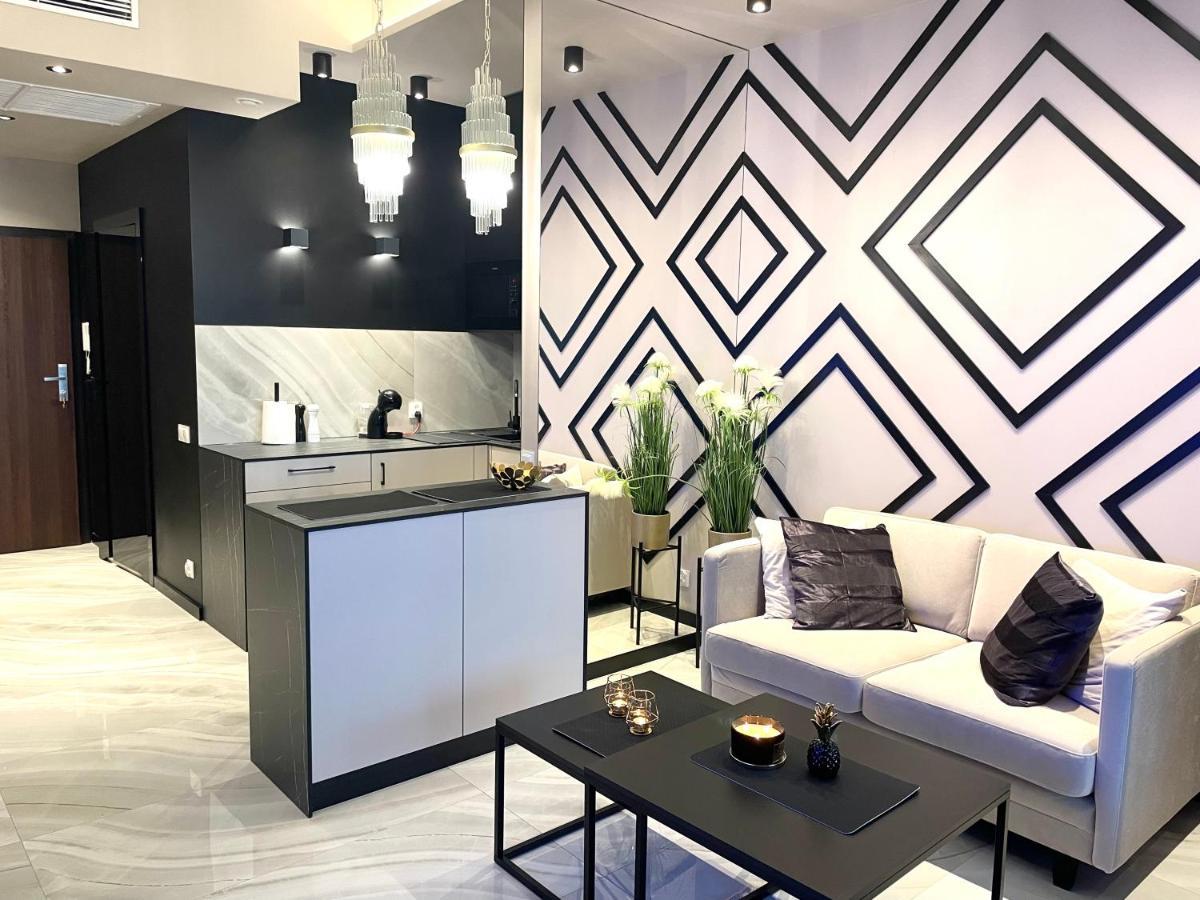 Elegance Hanza Tower Apartment