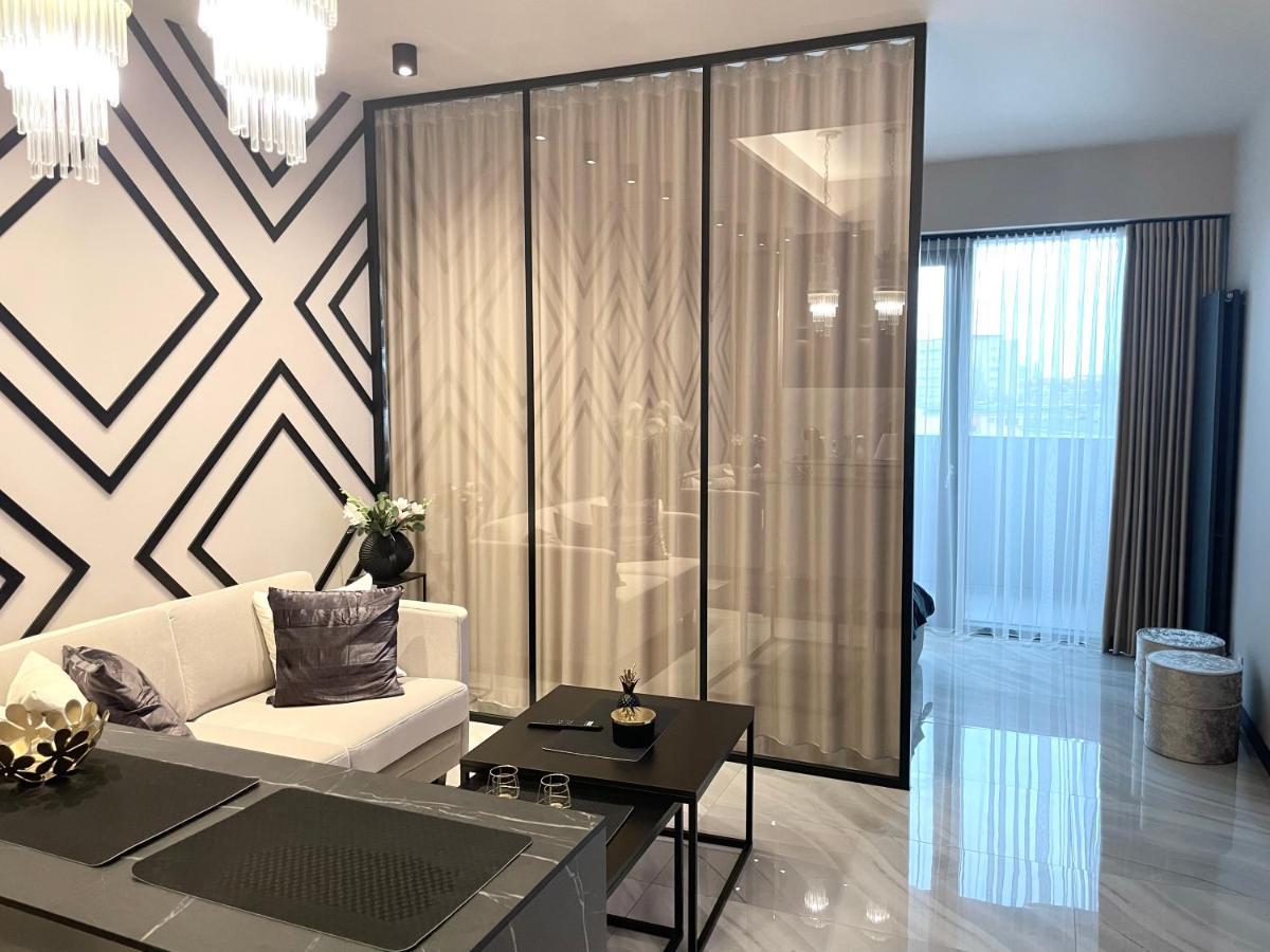 Elegance Hanza Tower Apartment *
