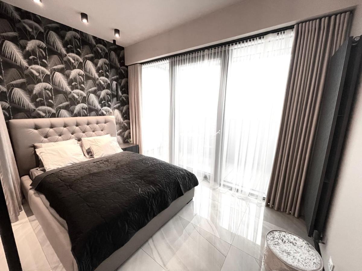 Elegance Hanza Tower *